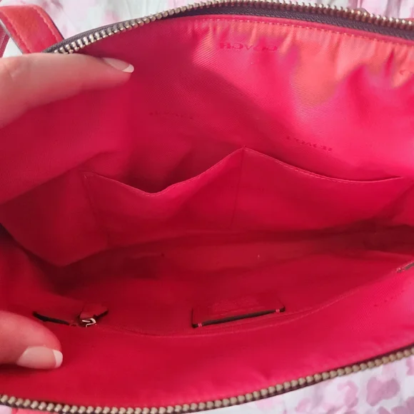 Coach Red Floral Women's Bag - Picture 4 of 4